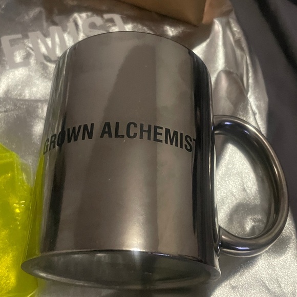 Grown Alchemist Limited Edition Chrome Mug set - Picture 4 of 9